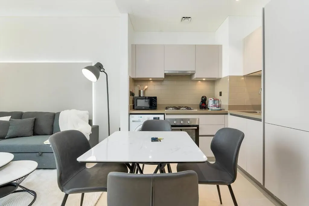 l'Appartamento Cozy 1Bdr 10' From Burj Khalifa Dubai